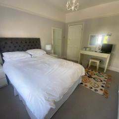 Rooms in Hadleigh,Essex