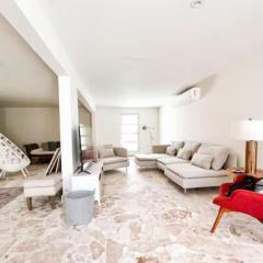 Luxurious Beach Apt steps from Ocean Park Beach