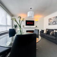 Contemporary and Cosy Birmingham Apartment- Free Parking & Wi-FI
