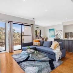 Bundoora Family Home near Uni Hill