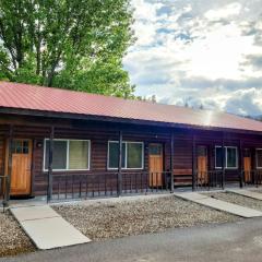 Queen Double Ensuite at South Fork Lodge Motel