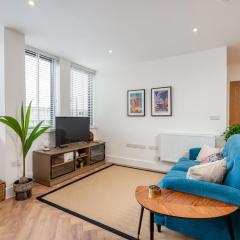 Stylish Spacious Apartment in Central Windsor
