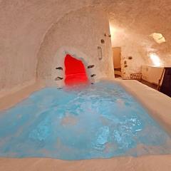 LE GRAND LOGIS, chambre Santorin avec spa privatif