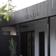 The Lodge - 4 Luxury Central Private Studio Rooms - Free wifi