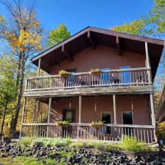 Woodland Lodging Secluded Two-level Unit
