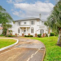 Sprawling Daytona Beach Villa Less Than 1 Mi to Beach!