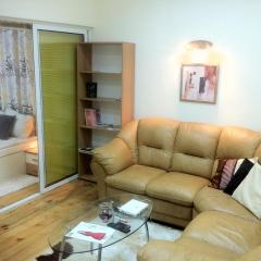 Gogol 2BR Apartment