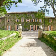 Château de Sienne proche Avignon Orange 7 Chambres Piscine Rivière