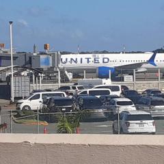 transporte Joaquín me dedico al servicio de taxi desde el Aeropuerto las Américas a todas partes del país