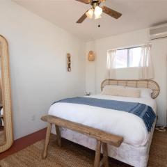 Renovated Lodge - Room 2 with pool access