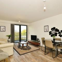 Contemporary 2 bedroom apartment - Ashford