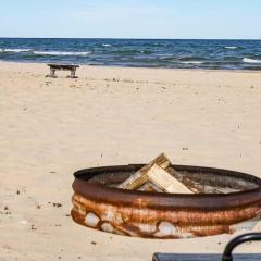 Beach Club of Oscoda - The Lakeshore Cottage