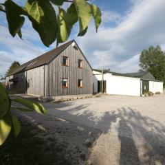 Spacious 6 bedroom property on a working fruit farm