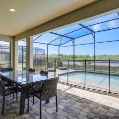 Near Disney and Legoland Spacious Poolside Oasis!