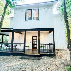 the RISER - BRAND NEW Modern Cabin in Broken Bow