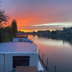 Péniche à 25 mn de Paris