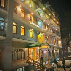 The Avenue River Side Hotel - Near Volvo Bus Stand Manali