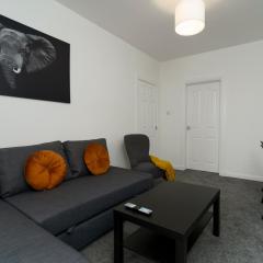 Free Parking - 2 Bedroom Flat