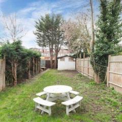 Charming 3 Bed House Bromley London