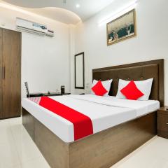 Super OYO Flagship King Star Residency