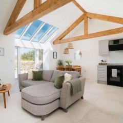 Meadow View Barn, Rural St Ives, Cornwall. Brand New 2 Bedroom Idyllic Contemporary Cottage With Log Burner.