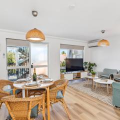 Scarborough Beach "gem" Sleeps4!