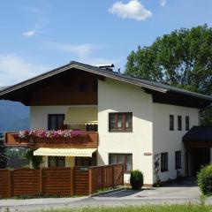 Ferienwohnung in Abtenau mit Grill und Garten und Bergblick