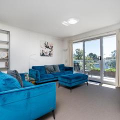 Spacious and Cosy Apt with Great Views in Braddon - Hosted by CanStay