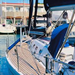 Nuits exceptionnelles à quai à bord d'un Voilier au pied de l'Esterel