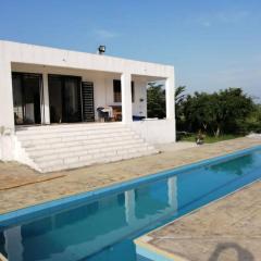 3 bedroom vacation house with large pool