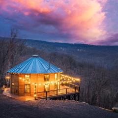 Skyline Yurt: Hot Tub~Wood Stove~WiFi~EVcharger