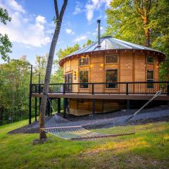 Shenandoah Yurt: Hot Tub~Wood Stove~WiFi~EVcharger