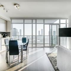 Epic 2BR Condo w/ Panoramic CN Tower/City View