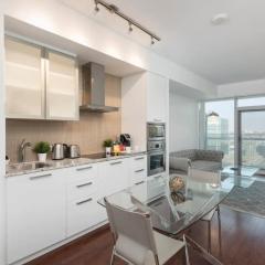 Executive 1 BR Condo - CN Tower & City View