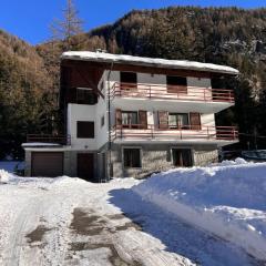 Appartamento in Villa a Champoluc in Val' d'Ayas