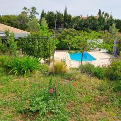 VILLA climatisée, avec 3 Chambres , Piscine, et terrain arboré