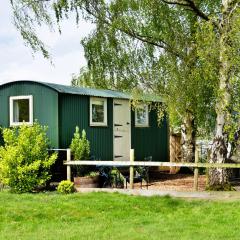 Finest Retreats - Hay and Hedgerow Glamping