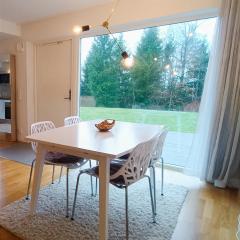 Modern, private & fully equipped for 4 adults and 2kids Near forest, with kitchen, washer, pets friendly