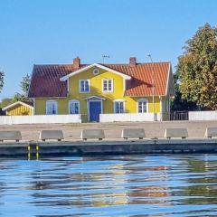 3 Bedroom Beautiful Home In Bergkvara