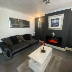 The Brook House - Spacious 3 Bed Home From Home