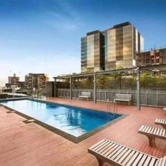 Docklands Convenient & Modern 1 Bed Apartment