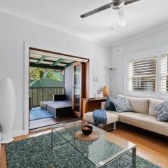 Relaxed Clovelly Beach Home - Parking - Cloey6