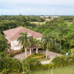 Villa At Metro Country Club With Private Pool