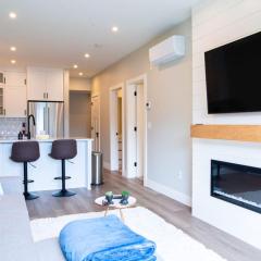 New 1 Bed Condo with Mtn Views