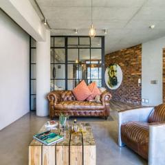Trendy Loft Apartment near the Waterfront and CBD