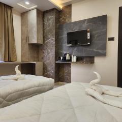 The Monarch Hotel By Birina