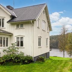 Nice Home In Ambjrnarp With Lake View