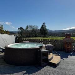 Drumhead Cottage Finzean, Banchory Aberdeenshire Self Catering with Hot Tub