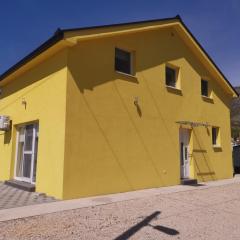 Žuta kuća