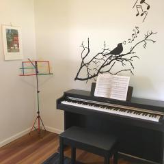 Cottage with Piano, Books & Games in the Hunter
